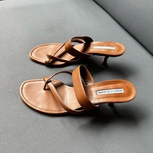 Manolo Blahnik heels low tan cognac 39 leather strappy sandals slip on 9